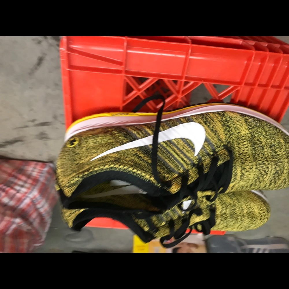 Nike Running shoes fly knit Boston